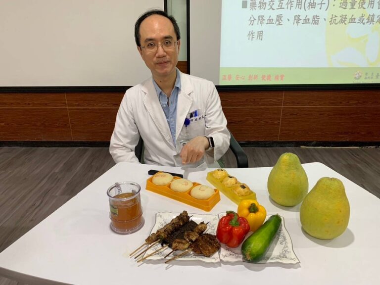 嗨享月餅、烤肉配啤酒迎中秋　他突然視茫茫送急診血糖飆到380